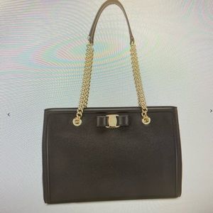 Salvatore ferragamo vara bow handbag